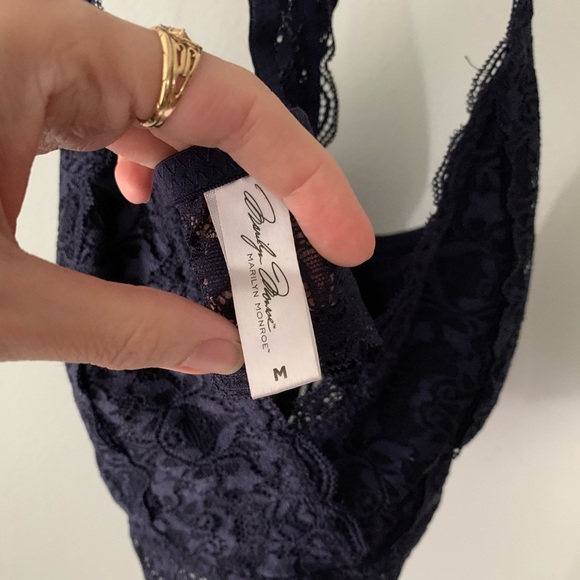 Navy lace bralette - Picture 3 of 3